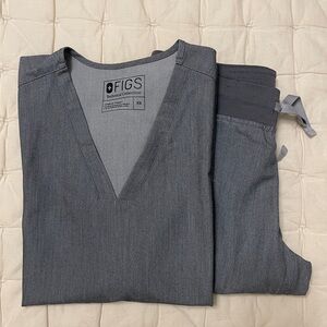 Figs Graphite Scrub Set: XS Casme Top, XS/P Zamora Pants